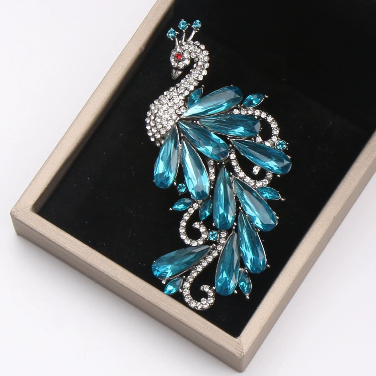 Broche de Pavão Luxuoso com St - Suit Supply Wedding Party avaliação e preço
